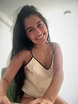 Snapshot of Naughty_arabs chatting on 09.13.25 Naughty arabs online show from 09.13.25