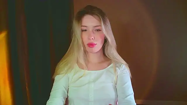 mia raspberrie online show from 12.14.24