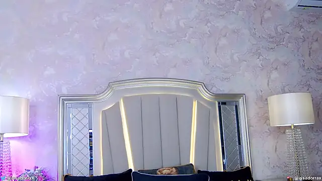 Issadorra online show from 02.27.25