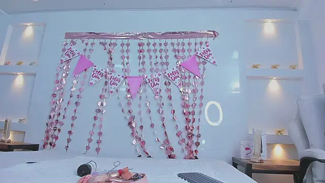 Snapshot of Dalia-Prada chatting on 02.10.26 Dalia-Prada online show from 02.10.26