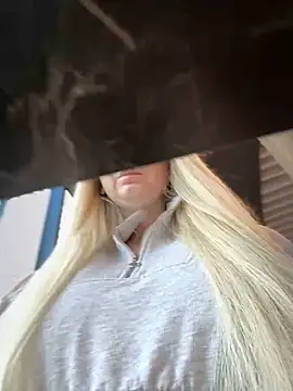 Snapshot of Teya_moon_ chatting on 12.04.24 Teya moon  online show from 12.04.24