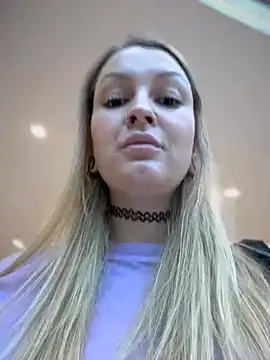 Snapshot of Teya_moon_ chatting on 12.25.24 Teya moon  online show from 12.25.24