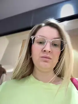 Snapshot of Teya_moon_ chatting on 12.29.24 Teya moon  online show from 12.29.24