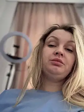 Snapshot of Teya_moon_ chatting on 02.07.25 Teya moon  online show from 02.07.25