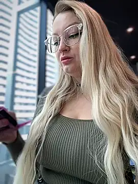 Snapshot of Teya_moon_ chatting on 02.16.25 Teya moon  online show from 02.16.25