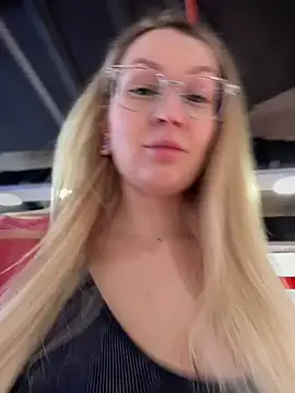 Snapshot of Teya_moon_ chatting on 02.22.25 Teya moon  online show from 02.22.25