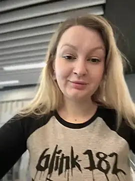 Snapshot of Teya_moon_ chatting on 03.03.25 Teya moon  online show from 03.03.25