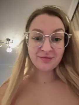 Snapshot of Teya_moon_ chatting on 03.13.25 Teya moon  online show from 03.13.25