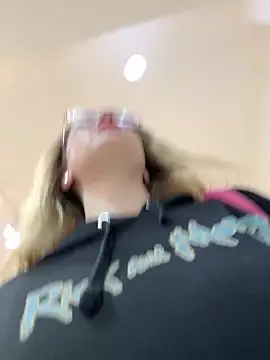 Snapshot of Teya_moon_ chatting on 10.14.25 Teya moon  online show from 10.14.25