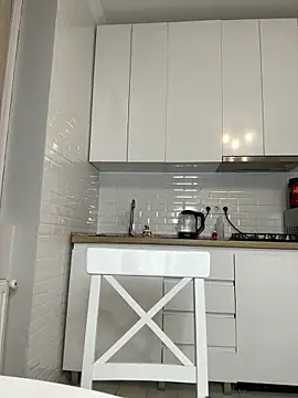 Snapshot of Teya_moon_ chatting on 11.30.25 Teya moon online show from 11.30.25