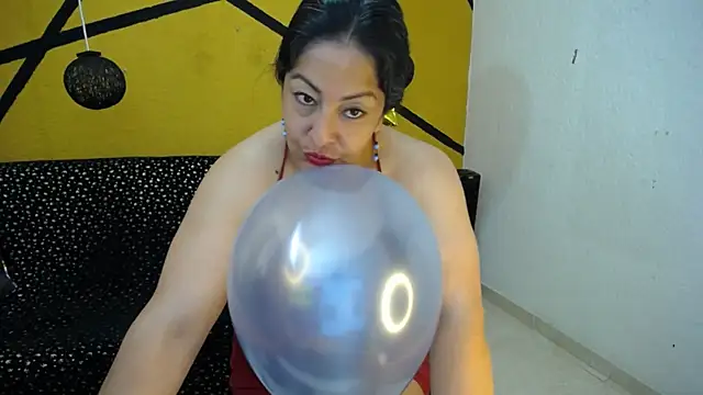 Catalina JH online show from 01.04.25