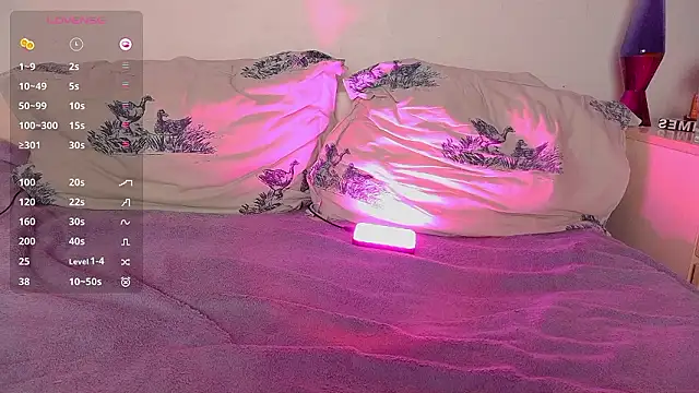 Snapshot of cheryl_mason chatting on 12.05.24 cheryl mason online show from 12.05.24