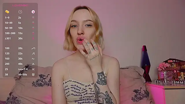 Snapshot of cheryl_mason chatting on 12.09.24 cheryl mason online show from 12.09.24