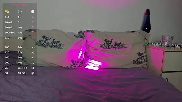 Snapshot of cheryl_mason chatting on 12.18.24 cheryl mason online show from 12.18.24