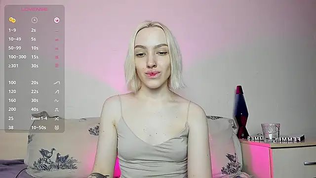 Snapshot of cheryl_mason chatting on 01.08.25 cheryl mason online show from 01.08.25