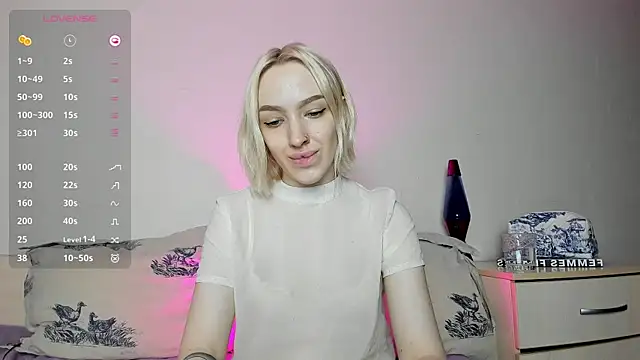 Snapshot of cheryl_mason chatting on 01.17.25 cheryl mason online show from 01.17.25