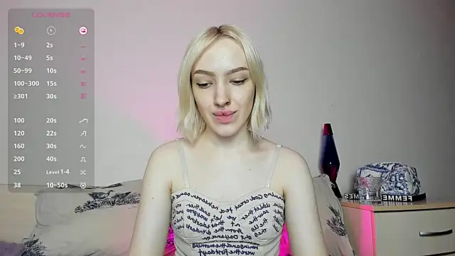 Snapshot of cheryl_mason chatting on 01.22.25 cheryl mason online show from 01.22.25