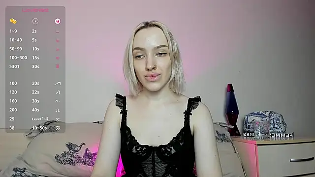 Snapshot of cheryl_mason chatting on 01.30.25 cheryl mason online show from 01.30.25