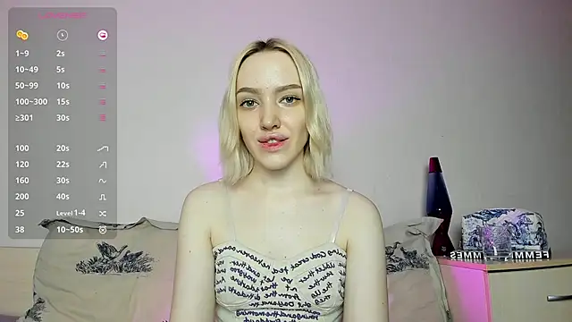 Snapshot of cheryl_mason chatting on 02.20.25 cheryl mason online show from 02.20.25