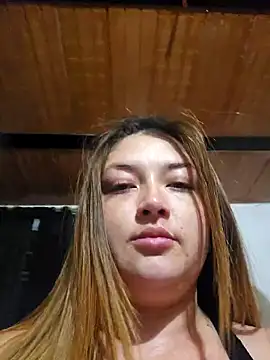 Snapshot of Sofia_Queen17 chatting on 02.05.25 Sofia Queen17 online show from 02.05.25