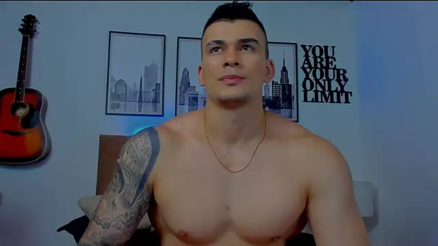 Snapshot of seancarreraa chatting on 01.08.25 seancarreraa online show from 01.08.25