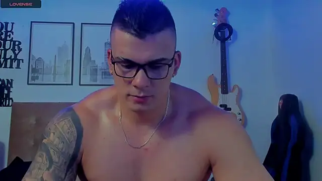 Snapshot of seancarreraa chatting on 10.07.25 seancarreraa online show from 10.07.25