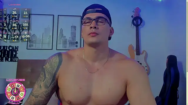 Snapshot of seancarreraa chatting on 10.14.25 seancarreraa online show from 10.14.25