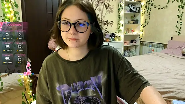 Snapshot of lily_noris chatting on 12.14.24 lily noris online show from 12.14.24