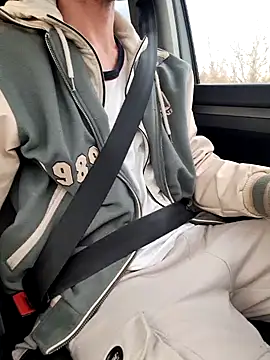 Snapshot of Zeefy chatting on 12.19.24 Zeefy online show from 12.19.24