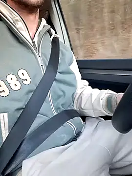 Snapshot of Zeefy chatting on 12.28.24 Zeefy online show from 12.28.24