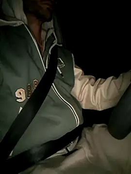 Snapshot of Zeefy chatting on 01.18.25 Zeefy online show from 01.18.25