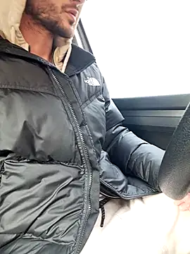 Snapshot of Zeefy chatting on 01.26.25 Zeefy online show from 01.26.25