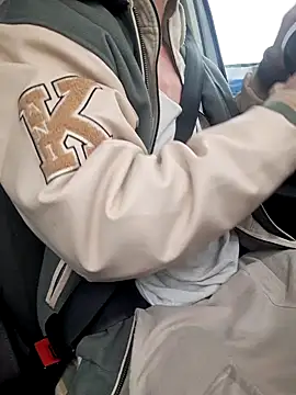 Snapshot of Zeefy chatting on 01.28.25 Zeefy online show from 01.28.25