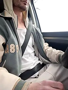 Snapshot of Zeefy chatting on 01.31.25 Zeefy online show from 01.31.25