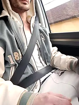 Snapshot of Zeefy chatting on 02.02.25 Zeefy online show from 02.02.25