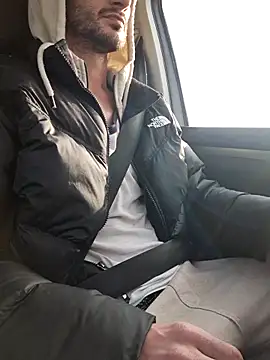 Snapshot of Zeefy chatting on 02.10.25 Zeefy online show from 02.10.25