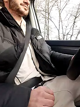 Snapshot of Zeefy chatting on 02.15.25 Zeefy online show from 02.15.25