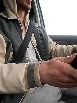 Snapshot of Zeefy chatting on 03.14.25 Zeefy online show from 03.14.25