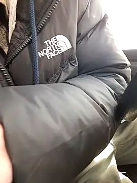 Snapshot of Zeefy chatting on 03.16.25 Zeefy online show from 03.16.25