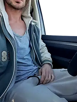 Snapshot of Zeefy chatting on 03.19.25 Zeefy online show from 03.19.25