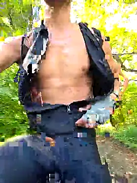 Snapshot of Zeefy chatting on 09.09.25 Zeefy online show from 09.09.25