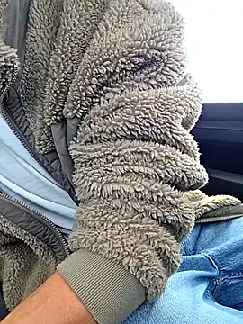 Snapshot of Zeefy chatting on 10.08.25 Zeefy online show from 10.08.25