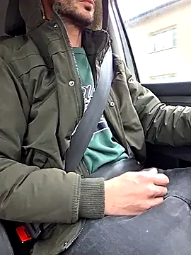 Snapshot of Zeefy chatting on 10.21.25 Zeefy online show from 10.21.25