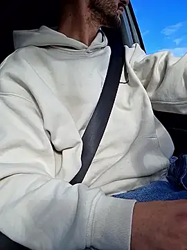 Snapshot of Zeefy chatting on 10.26.25 Zeefy online show from 10.26.25