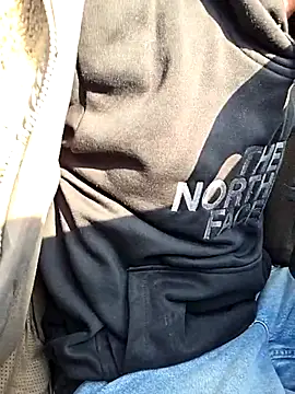 Snapshot of Zeefy chatting on 11.02.25 Zeefy online show from 11.02.25