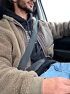 Snapshot of Zeefy chatting on 11.03.25 Zeefy online show from 11.03.25