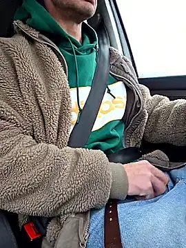 Snapshot of Zeefy chatting on 11.06.25 Zeefy online show from 11.06.25