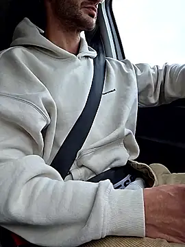 Snapshot of Zeefy chatting on 11.13.25 Zeefy online show from 11.13.25