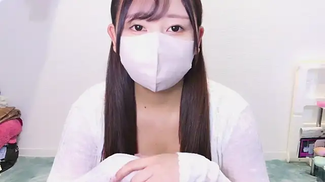 Snapshot of YUTSU_KI chatting on 12.14.24 YUTSU KI online show from 12.14.24