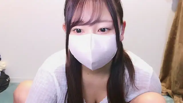 Snapshot of YUTSU_KI chatting on 01.03.25 YUTSU KI online show from 01.03.25